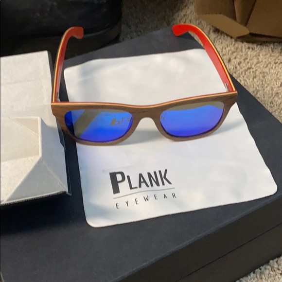 Sunglasses - Picture 8 of 10